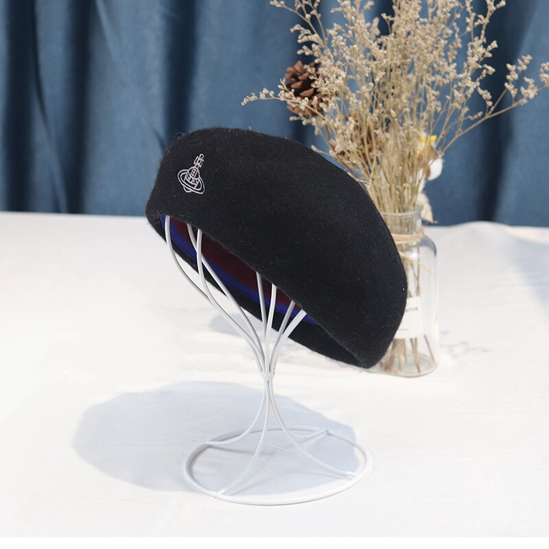 Minimalist Beret With Embroidered Detail