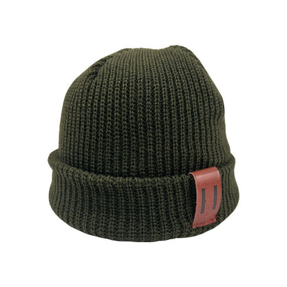 Solid Colored Warm Beanies With Leather Labels